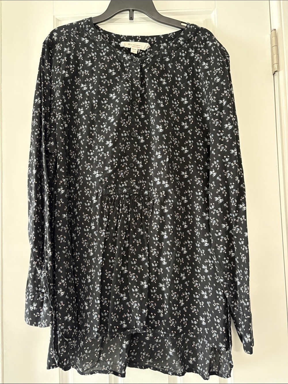 Two By Vince Camuto Black Floral Peasant Blouse